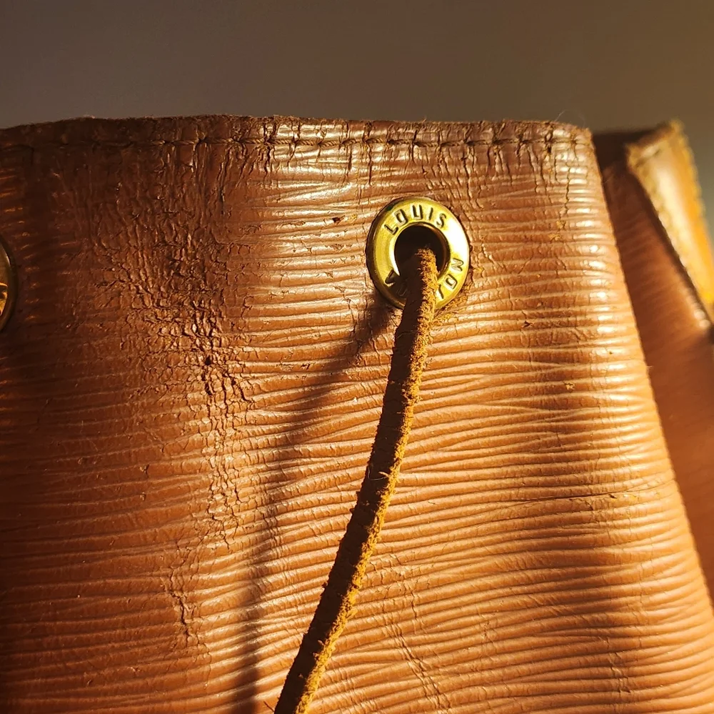 Louis Vuitton Brown Leather Drawstring Shoulder Bag